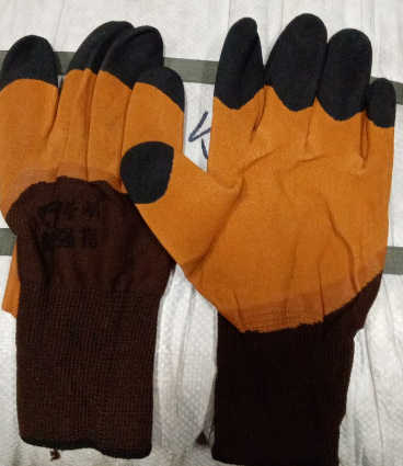 Перчатки нейлон темно-коричневый + пенка коричневая с черными пальцами (12/840пар)